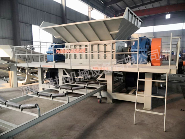 欧宝平台最新官网:顶盾一体裂石穿江!国产首台复杂地层顶盾一体机助力重点隧洞工程贯通